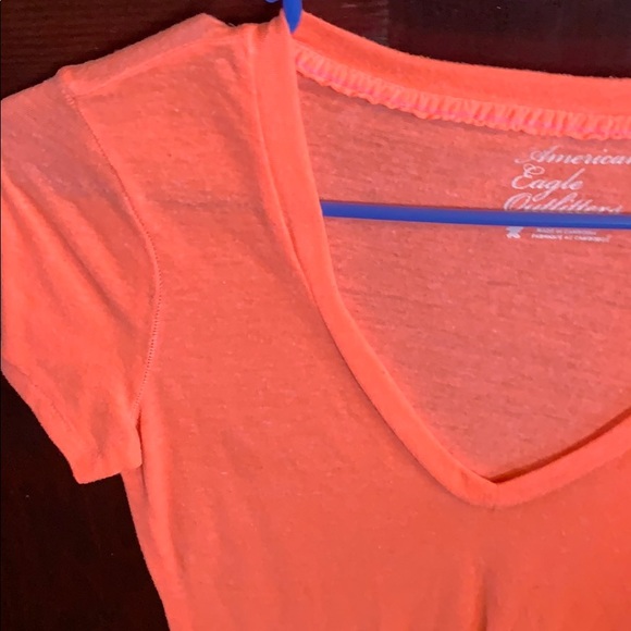 AE v-neck - Picture 2 of 2